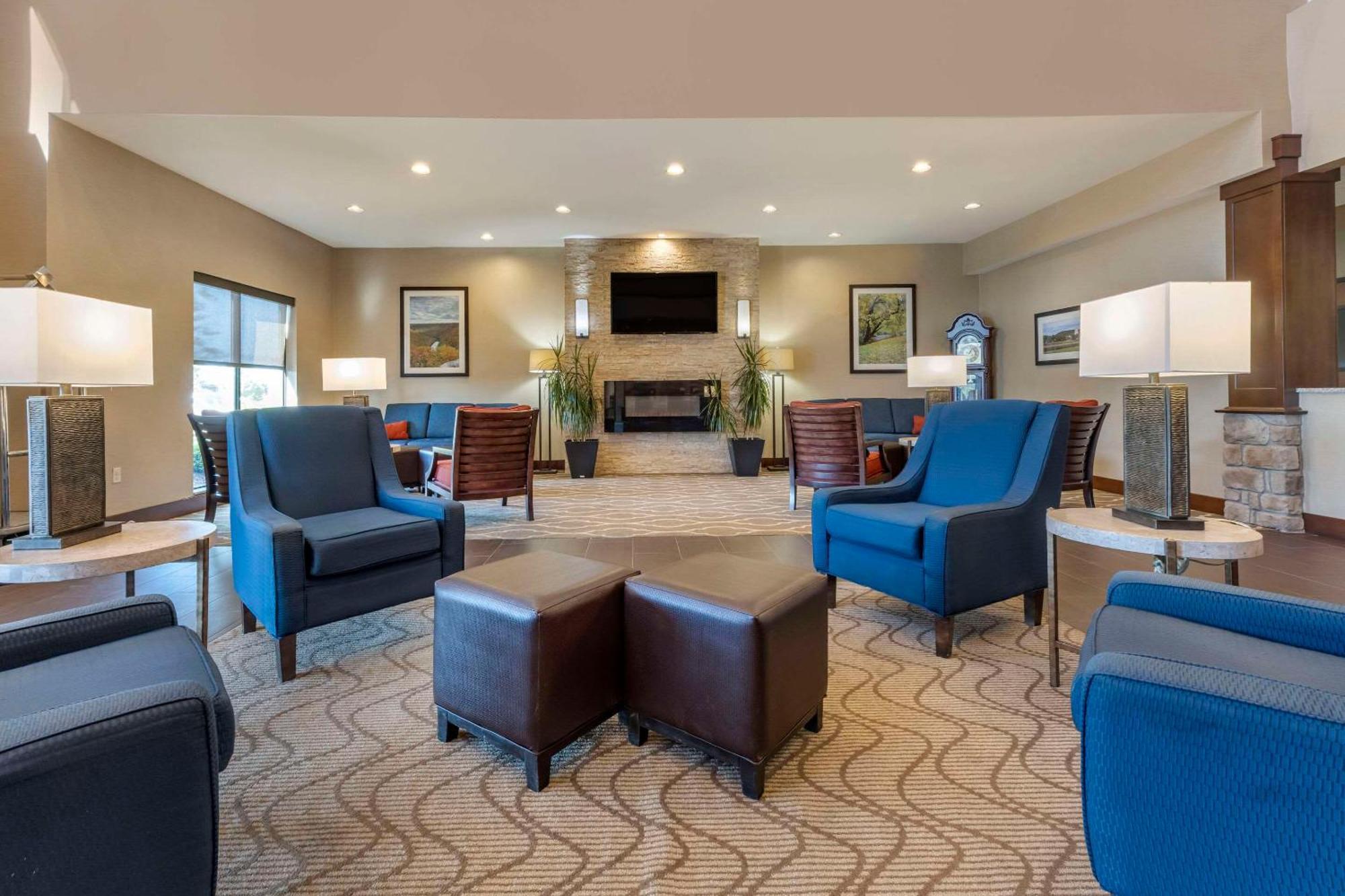 Comfort Suites Bridgeport - Clarksburg Esterno foto